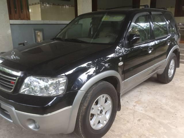 Bán ô tô Ford Escape đời 2004, màu đen 