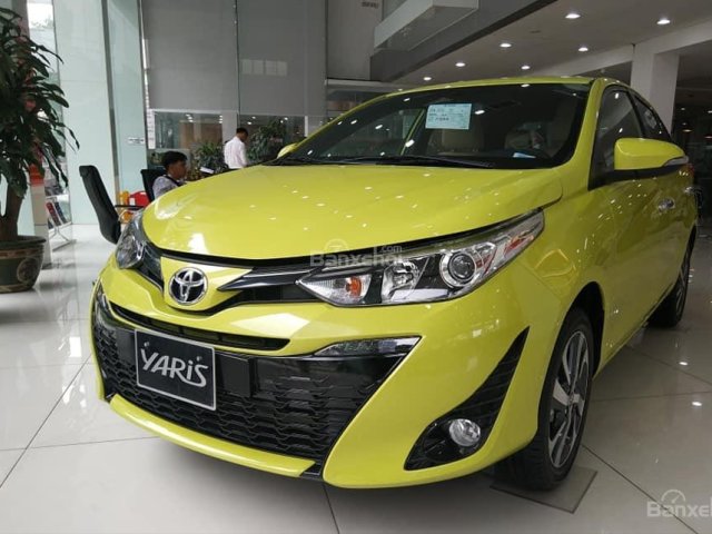 Bán xe Toyota Yaris G 2018 màu cam, giao ngay