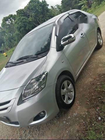 Cần bán xe Toyota Vios sản xuất năm 2010, màu bạc