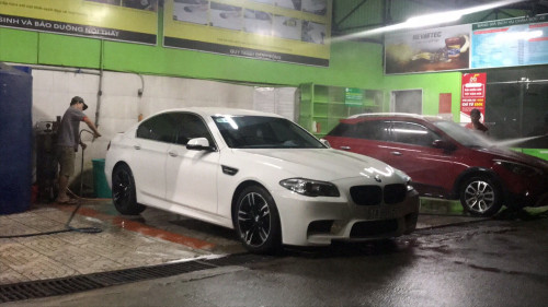 Bán BMW 5 Series 2.0 AT sản xuất năm 2014, màu trắng 