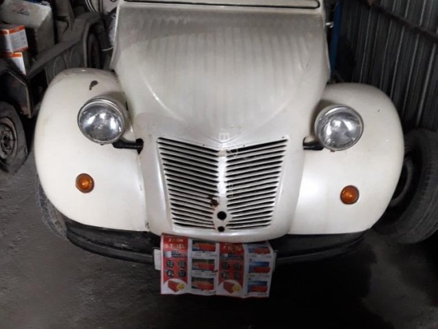 Cần bán xe Citroen 2CV đời 1946 mui vải0