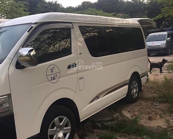 Bán Toyota Hiace đời 2012, màu trắng