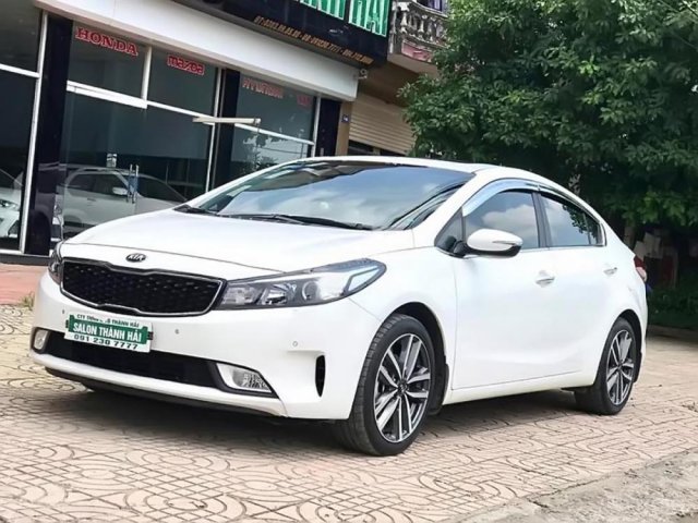 Cần bán lại xe Kia Cerato 1.6 AT đời 2017, màu trắng  0