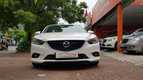 Bán Mazda 6 2.0 AT sản xuất năm 2013, màu trắng, giá 740tr