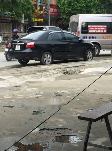 Gia đình bán xe Toyota Vios năm sản xuất 2010, màu đen