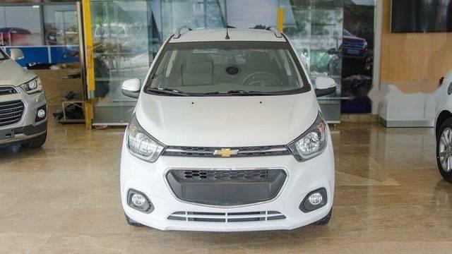 Bán Chevrolet Spark năm sản xuất 2018, màu trắng