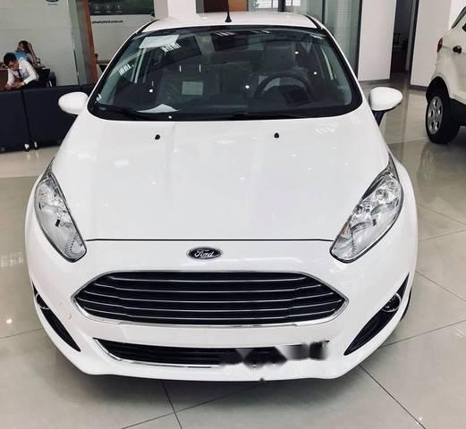 Cần bán xe Ford Fiesta đời 2018, màu trắng