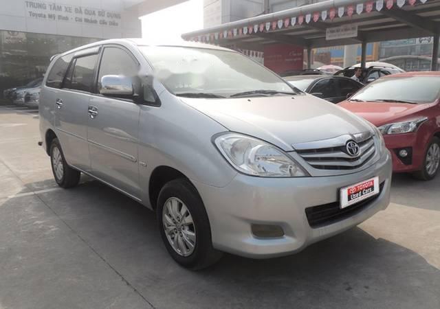 Cần bán xe Toyota Innova 2.0G năm 2011, màu bạc như mới, giá 480tr