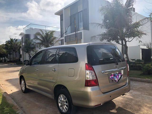 Bán Toyota Innova đời 2014, màu vàng cát