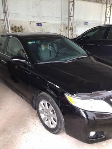 Chính chủ bán lại xe Toyota Camry đời 2010, màu đen