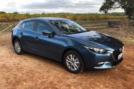 Bán Mazda 3 Sedan 2018 ưu đãi nhất, xe giao tận nhà, tặng gói bảo hiểm giá ưu đãi, trả góp 90% - LH 0977759946