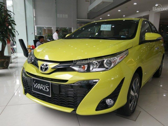 Bán Toyota Yaris 1.5G CVT 2018, màu vàng, nhập khẩu, giao xe sớm liên hệ Mr Trung 0986924166