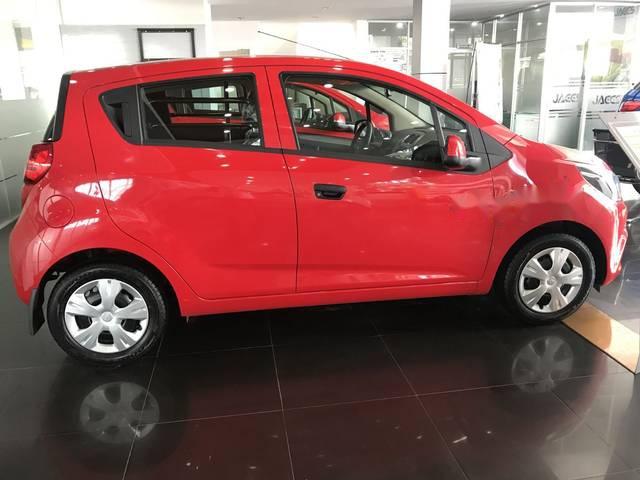 Cần bán xe Chevrolet Spark đời 2018, màu đỏ, giá tốt