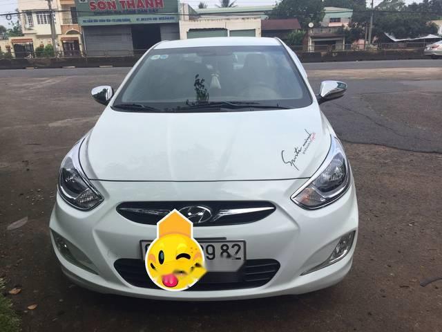 Cần bán gấp Hyundai Accent sản xuất 2012, màu trắng, nhập khẩu số tự động