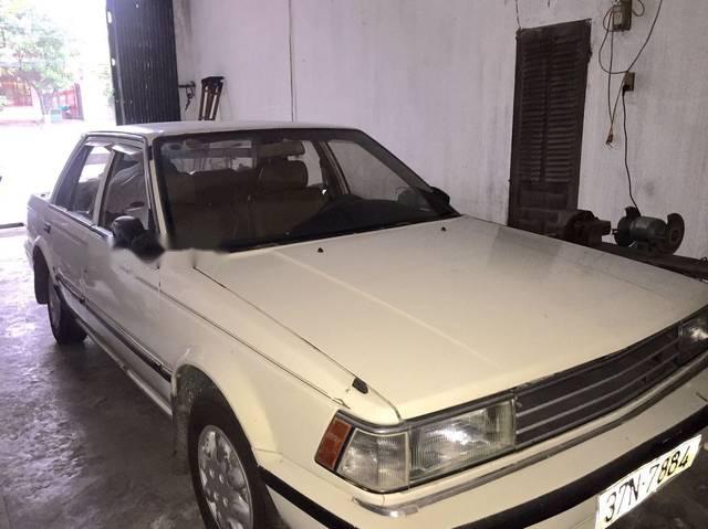 Bán ô tô Nissan Bluebird 2.5 năm 1986, màu trắng