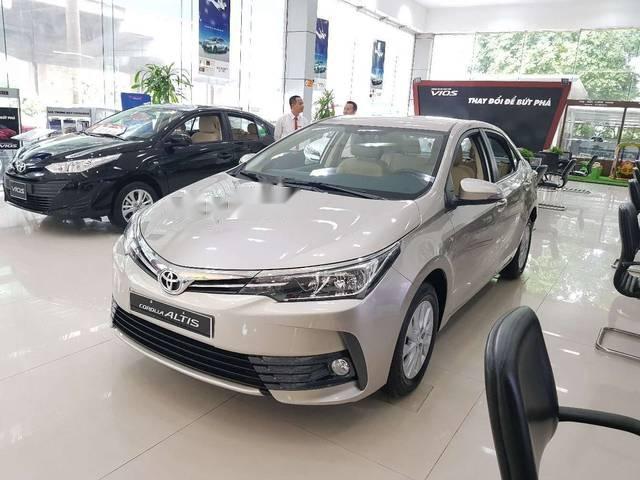 Bán Toyota Corolla altis E CVT 2018, màu bạc