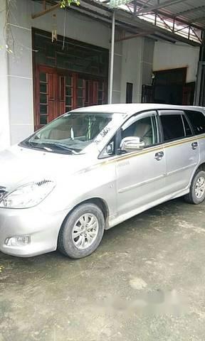 Cần bán lại xe Toyota Innova đời 2007, màu bạc xe gia đình