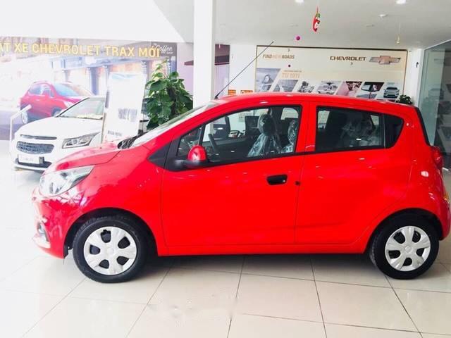 Cần bán Chevrolet Spark năm sản xuất 2018, màu đỏ, giá chỉ 299 triệu