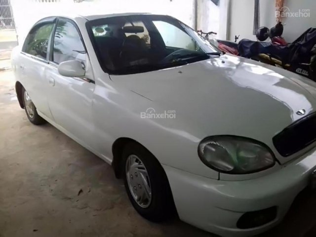 Cần bán lại xe Daewoo Lanos năm sản xuất 2000, xe đang sử dụng tốt