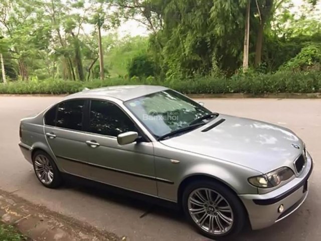 Cần bán gấp BMW 3 Series 318i MT năm sản xuất 2004, màu bạc