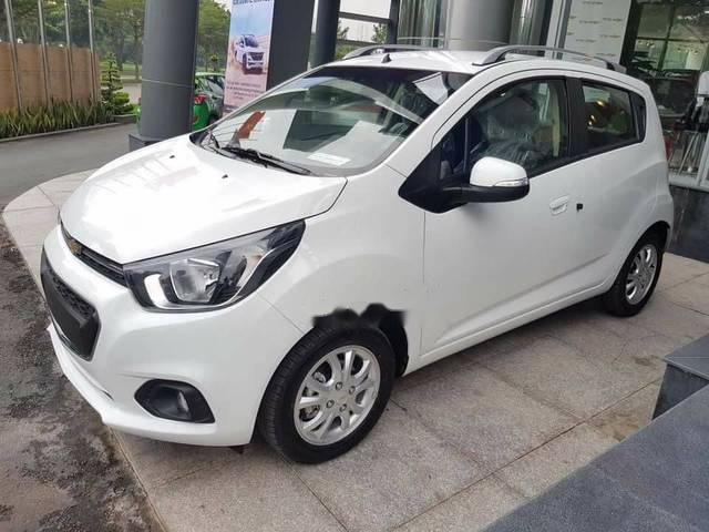 Bán Chevrolet Spark SX 2018, màu trắng, hỗ trợ trả góp tỉnh