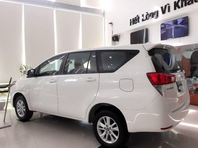 Cần bán xe Toyota Innova năm 2018, màu trắng