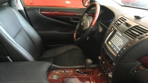 Chính chủ bán ô tô Lexus LS 460L SX 2006, màu đen