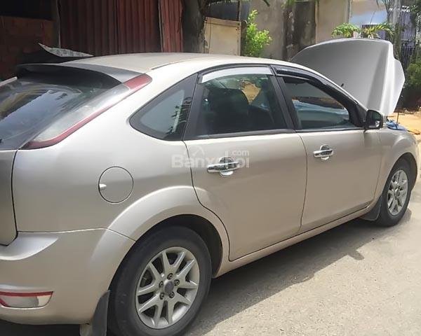 Cần bán xe Ford Focus 1.8 AT 2010, xe đang sử dụng