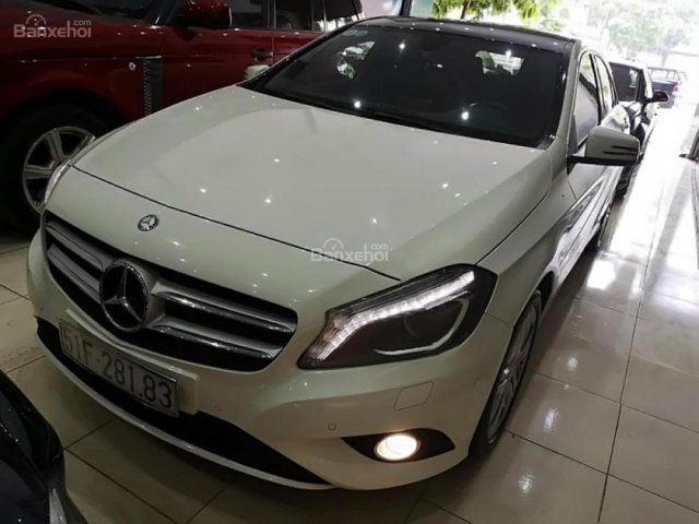 Tôi cần bán chiếc Mercedes A200, nhập khẩu Hungari, sản xuất 2015 và đăng ký lần đầu 2015