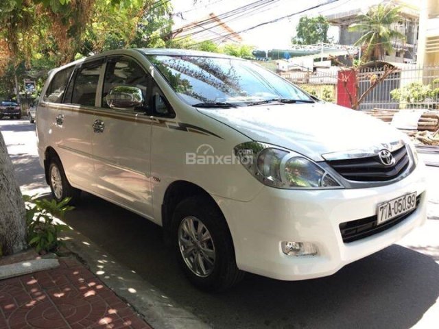 Bán ô tô Toyota Innova J 2009, màu trắng còn mới