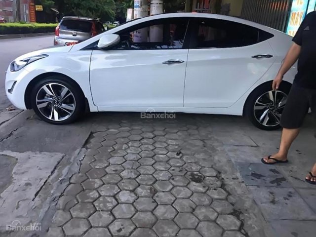 Bán xe Hyundai Elantra 1.6 AT đời 2015, màu trắng, nhập khẩu nguyên chiếc xe gia đình