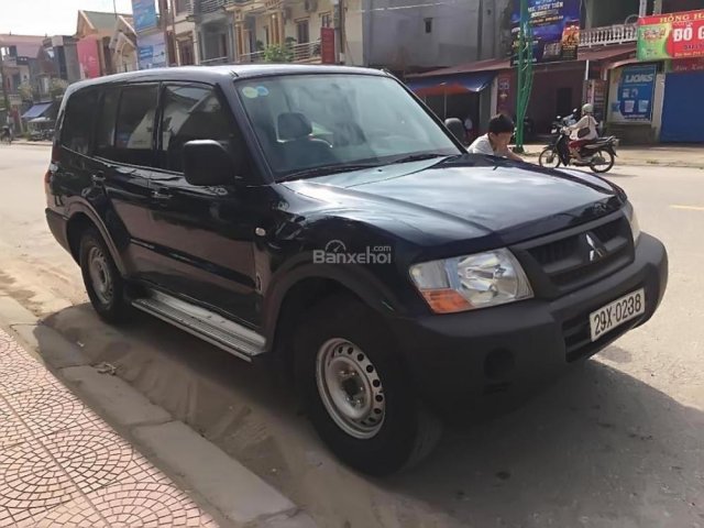 Cần bán gấp Mitsubishi Pajero 3.0 đời 2004, màu đen, xe nhập 