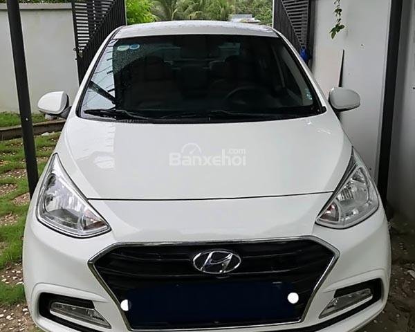 Bán Hyundai Grand i10 1.2 MT sản xuất 2017, màu trắng, 379 triệu0