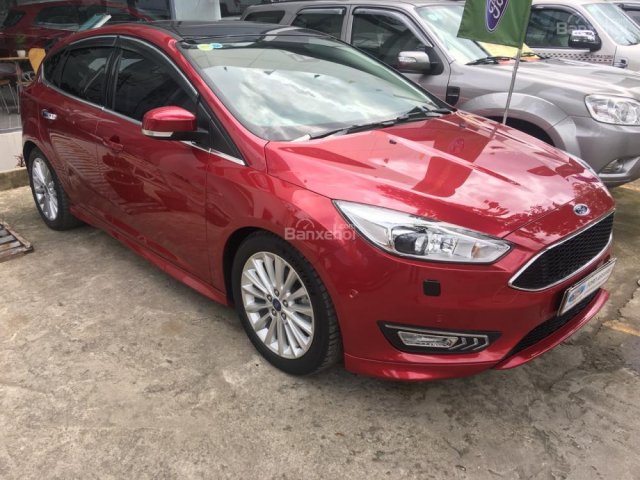 Bán Ford Focus Sport+ 1.5 AT Ecoboost Hatchback sản xuất năm 2016, màu đỏ