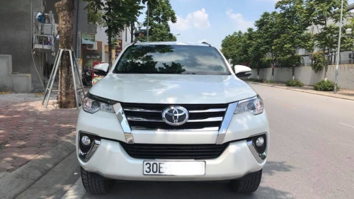 Bán Toyota Fortuner 2.7 AT sản xuất năm 2017, màu trắng