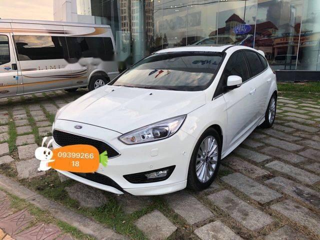 Bán Ford Focus Sport đời 2015, màu trắng, nhập khẩu nguyên chiếc  