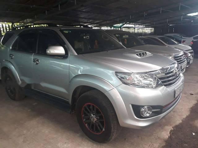 Bán xe Toyota Fortuner 2016, màu bạc, giá tốt