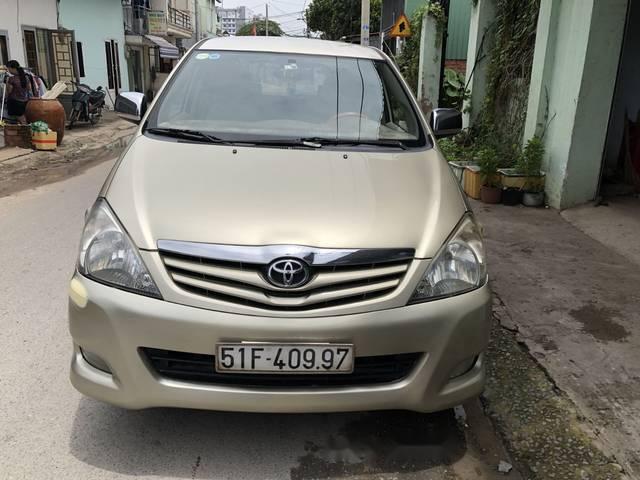 Cần bán lại xe Toyota Innova đời 2009, giá chỉ 388 triệu