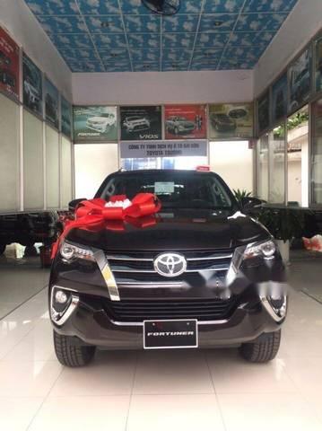 Cần bán Toyota Fortuner 2.7 V 2018, màu đen, giá tốt