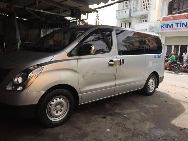 Cần bán Hyundai Starex 2007, màu bạc