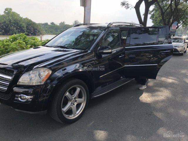 Bán gấp xe Mercedes GL550 AMG 2009 màu đen, bản full option