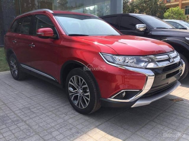 Bán Mitsubishi CVT 2.4 Premium sản xuất 2018, xe giao ngay, giá tốt nhất