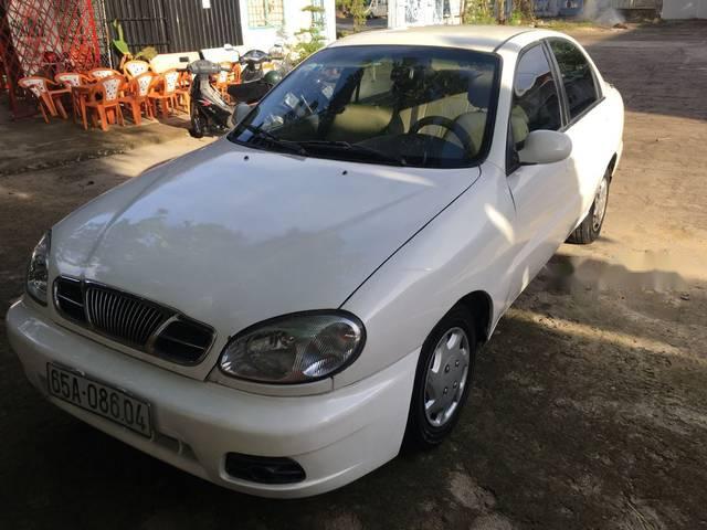 Cần bán xe Daewoo Lanos đời 2003, màu trắng xe gia đình, giá chỉ 79 triệu