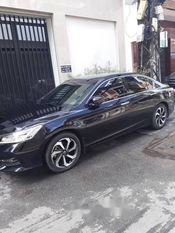 Bán xe Honda Accord sản xuất năm 2017, màu xanh 