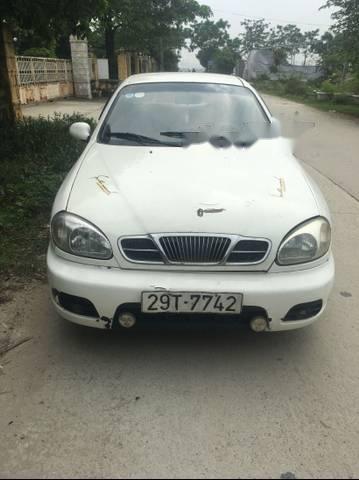 Cần bán gấp Daewoo Lanos đời 2003, màu trắng   