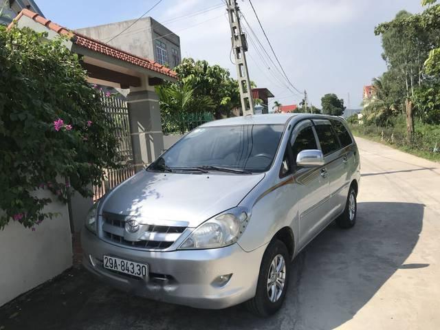 Cần bán lại xe Toyota Innova năm sản xuất 2007, màu bạc