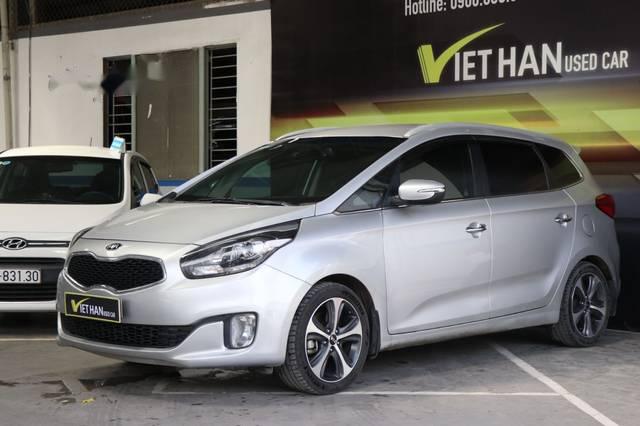 Bán ô tô Kia Rondo 2.0AT đời 2015, màu bạc, giá 566tr