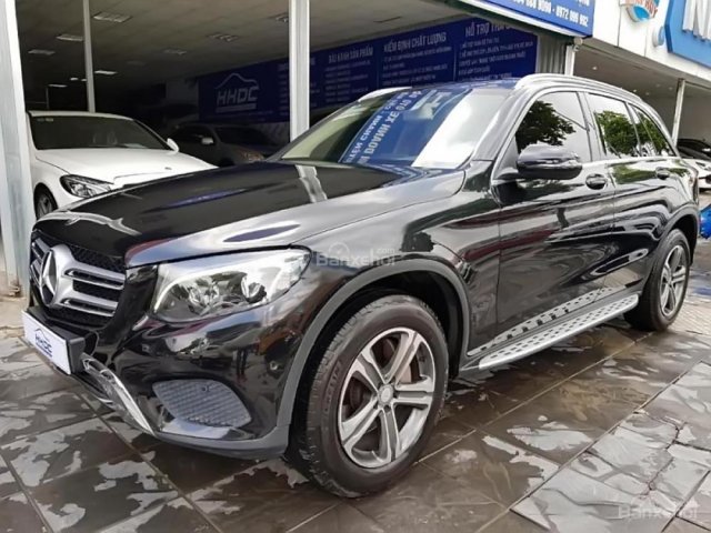 Bán Mercedes GLC 2.0AT năm sản xuất 2016, màu đen