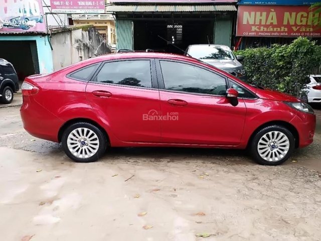 Bán Ford Fiesta 1.6 AT đời 2013, màu đỏ