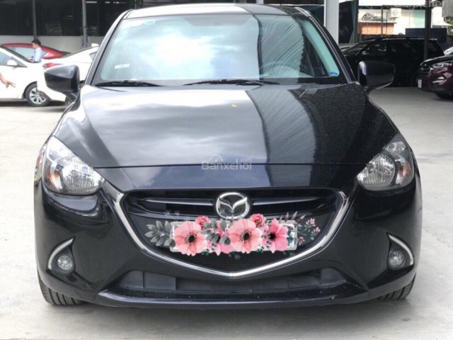 Cần bán gấp Mazda 2 đời 2016 màu đen, giá tốt